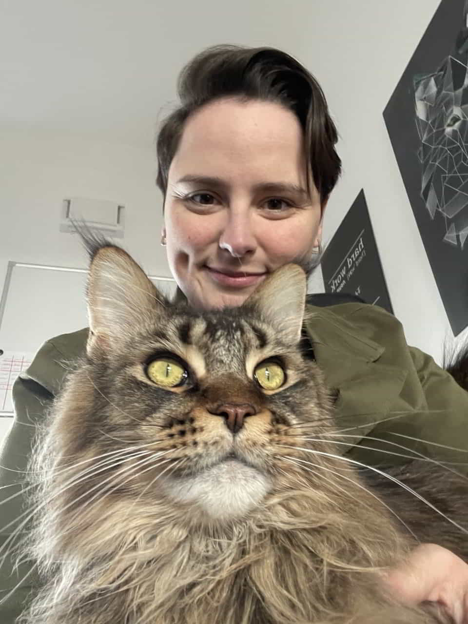 James geb. Oli mit Personal James geb. Oli mit Personal